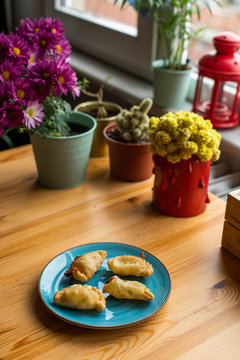 Sambusek served on a plate