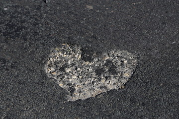 Herz im Teer