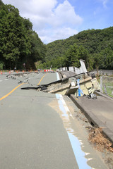 災害：道路崩壊