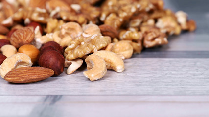 Орешки на столе