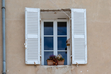 Le Castellet Window