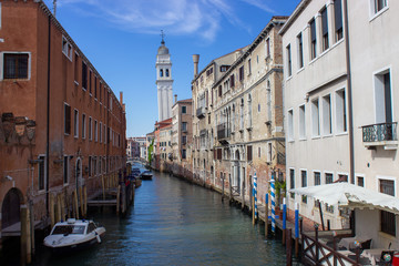 Fototapeta na wymiar Typical water street in Venice