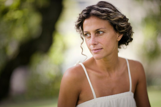 Portrait of an attractive woman.