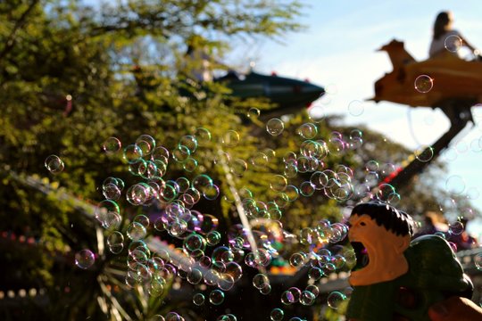 bolas de sab&atilde;o no parque