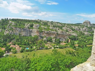 Fototapeta na wymiar Les Baux-de-Provence – südfranzösischer Ort in der Region Provence-Alpes-Côte d’Azur - High Dynamic Range Image 