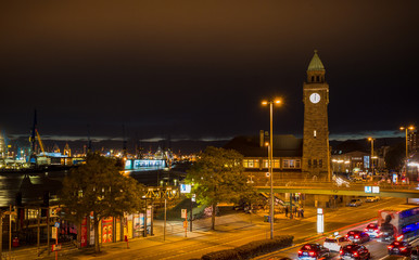 Hamburg Hafen bei Nacht 