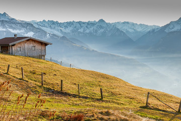 Almhütte mit Blick ins Zillertal in Tirol