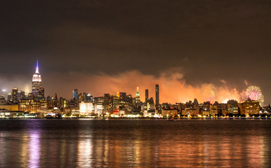 Fototapeta na wymiar NYC Fireworks XVII