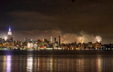 Fototapeta na wymiar NYC Fireworks XVI