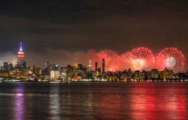 Fototapeta na wymiar NYC Fireworks VI