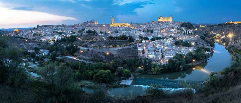 View over the old town of Toledo at dusk