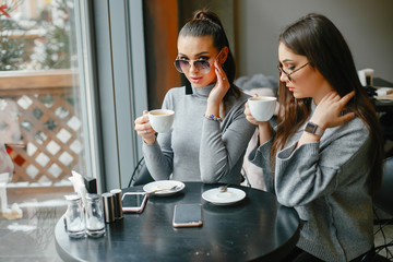 girls in a cafe