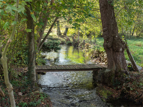 moulin au bord de l'Iton dans l'Eure en France