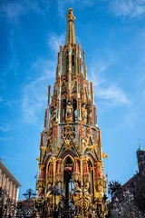 Schöner Brunnen in Nürnberg, Deutschland © Massimo Santi