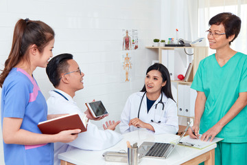 Fototapeta premium Asian Healthcare group professional