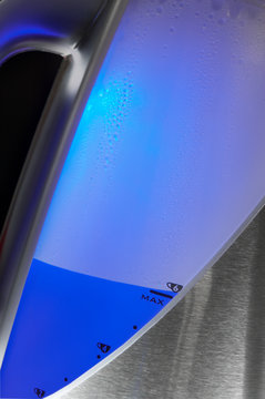 MODERN STAINLESS STEEL ELECTRIC KETTLE WITH TRANSPARENT BLUE WATER FILL LEVEL INDICATOR