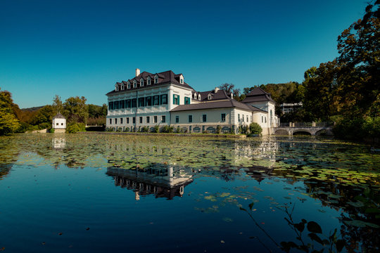 Das Schloss Laudon, auch Schloss Hadersdorf genannt, ist ein barockes Wasserschloss in Hadersdorf, das heute zum 14. Wiener Gemeindebezirk Penzing geh&ouml;rt.