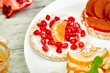 Rice Crisp bread healthy snack with tropical fruit