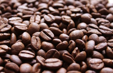 roasted coffee beans, coffee, aromatic food and drinks, closeup