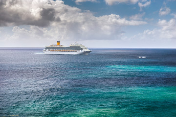 Cruise ship on the horizon of Caribbean sea