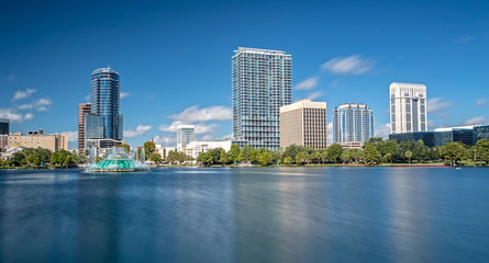 Fototapeta na wymiar Downtown Orlando from Lake Eola Park on a beautiful sunny Day