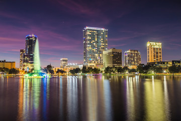 Fototapeta na wymiar Downtown Orlando from Lake Eola Park at Dusk