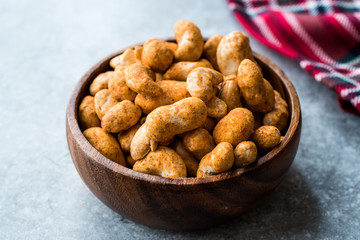 Spicy Cashew with Sauce of Taco Spice in Wooden Bowl.