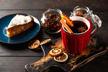Mulled wine with spice and orange