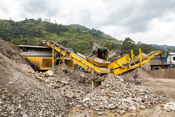 construction debris treatment and recycling plant