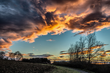 Wolkenspiel im Dezember im Burgenland (A)