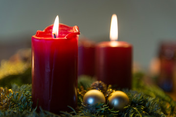 Kerzen auf einem Adventkranz