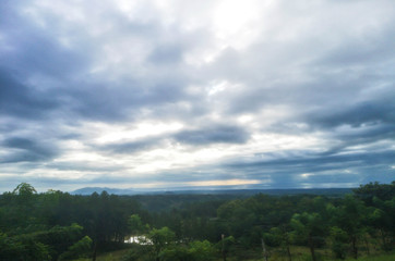 Obraz premium Beautiful sunrise from a mountain in Panama looking towards the Pacific Ocean