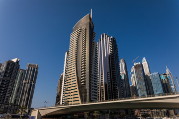 Fototapeta premium Dubaj, Zjednoczone Emiraty Arabskie - października 2018: Wieżowce w Dubai Marina.