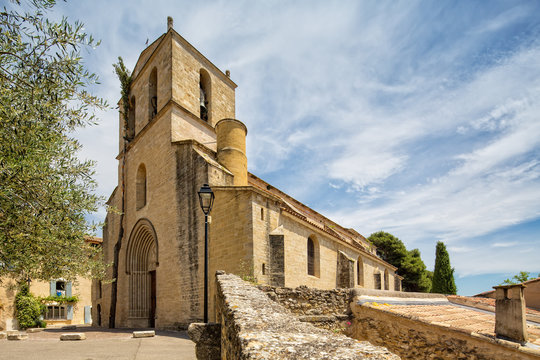 Notre-Dame de Beaulieu. Church of Notre-Dame de Beaulieu in the medieval village of Cucuron, Provence, Luberon, Vaucluse, France