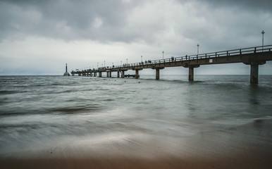 Wind und Regen an der Seebr&uuml;cke
