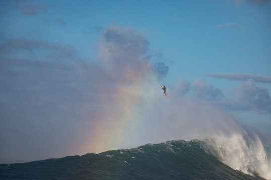 Massive waves from Maui
