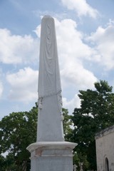 Obraz premium angels tombstones in graveyard in Havana, Cuba