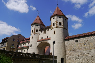 Fototapeta na wymiar Nabburger Tor in Stadtmauer von Amberg