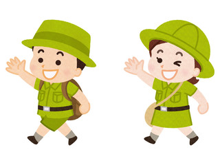 手をあげ歩くこども探検隊