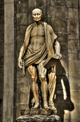 Obraz premium Statue Saint Bartolomeo. Duomo Milan Italy