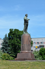 Fototapeta premium Kalinin monument against the background of the sky. Kaliningrad