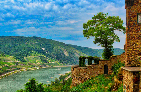 Blick auf den Rhein von Burg Sooneck