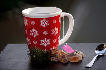 Heißer Tee zur Winterzeit