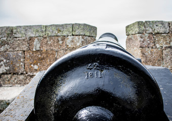 Antiguo ca&ntilde;on de fuerte, guerra.