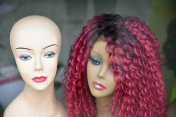 Mannequin mode feminine perruque rouge