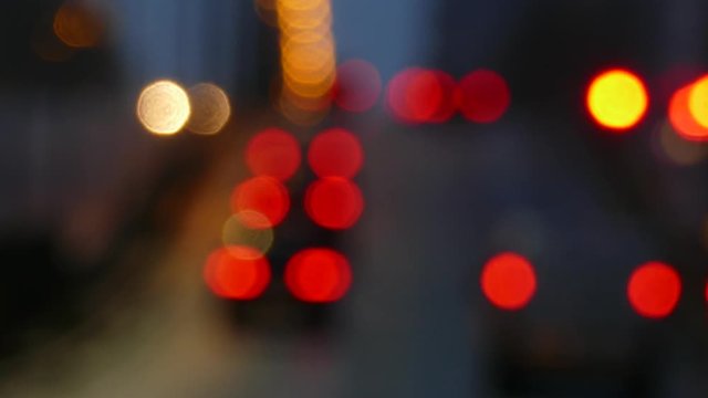 R&uuml;cklichter, rote Lichter bei Abendd&auml;mmerung