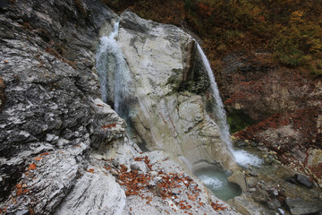 川原毛大湯滝の風景（秋田県湯沢市）