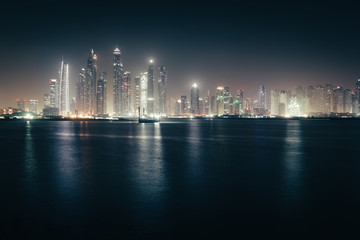 Obraz na płótnie Canvas Dubai Marina Skyline
