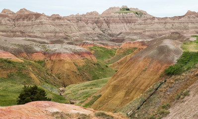 Obraz premium A landscape view of Badlands National Park in South Dakota.