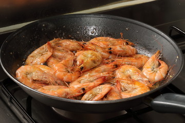 frying pan with shrimps
